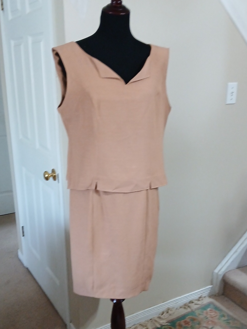 Vintage Women's Pencil Skirt Two-Piece Set in Light Tan